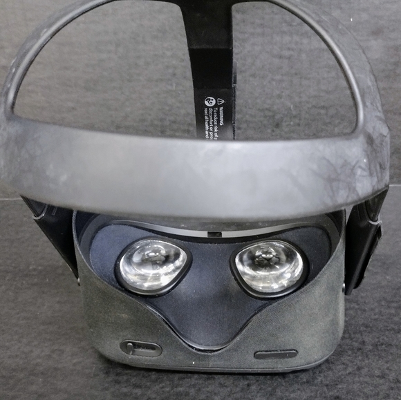 Oculus Quest 1 VR Headset - 128GB |Black Headset Only| Pre-owned & Working! - Picture 3 of 3